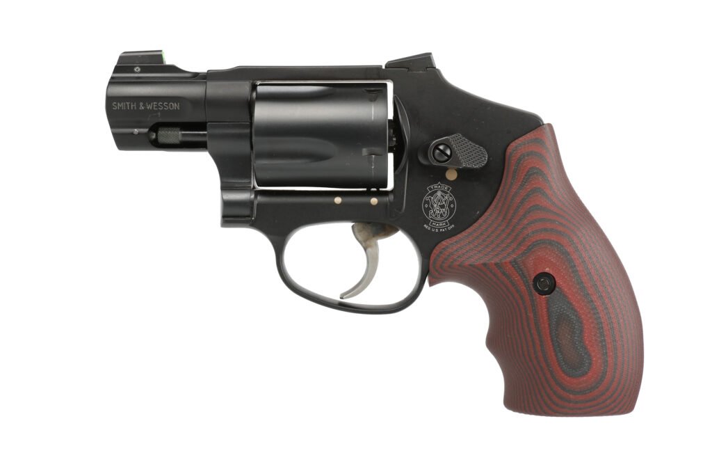 Smith and Wesson 432 UC 32 H&R Mag